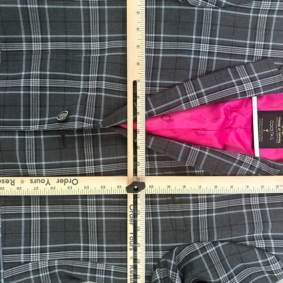 Moods of Norway 42R Gray and Pink Sport Coat with Classic Plaid Design - Picture 3 of 11